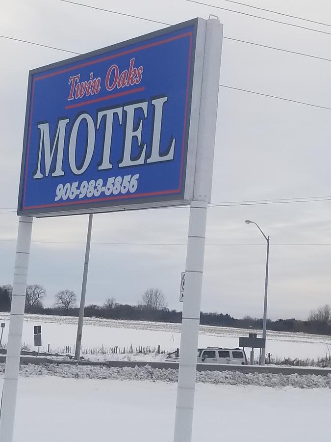 Twin Oaks Motel Orono 외부 사진